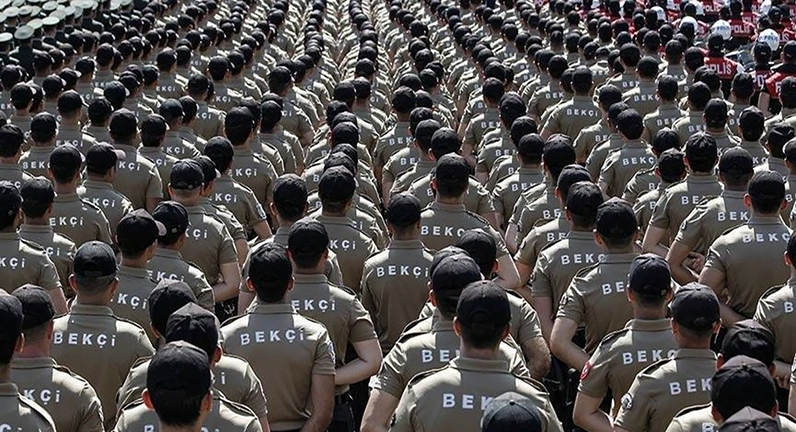 EMEKÇİLERİN BEKÇİLERE VE PAKETLERE DEĞİL ÜRETİM EKONOMİSİNE İHTİYACI VAR !
